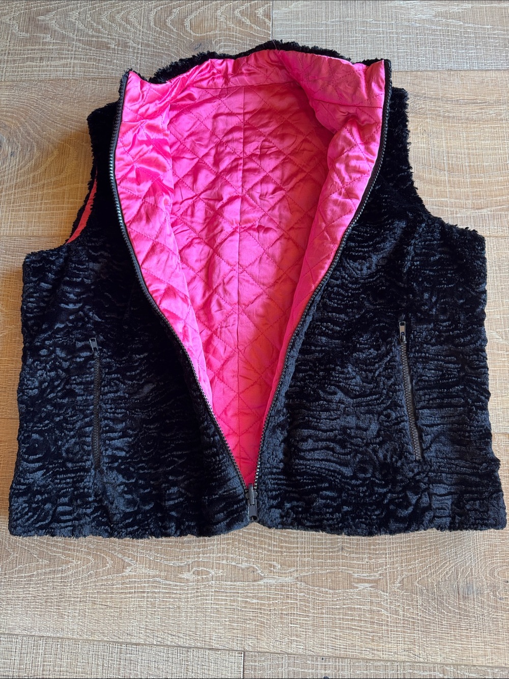 Women’s vintage jet and hot pink quilted Faux Fur Vest, reversible.  Medium